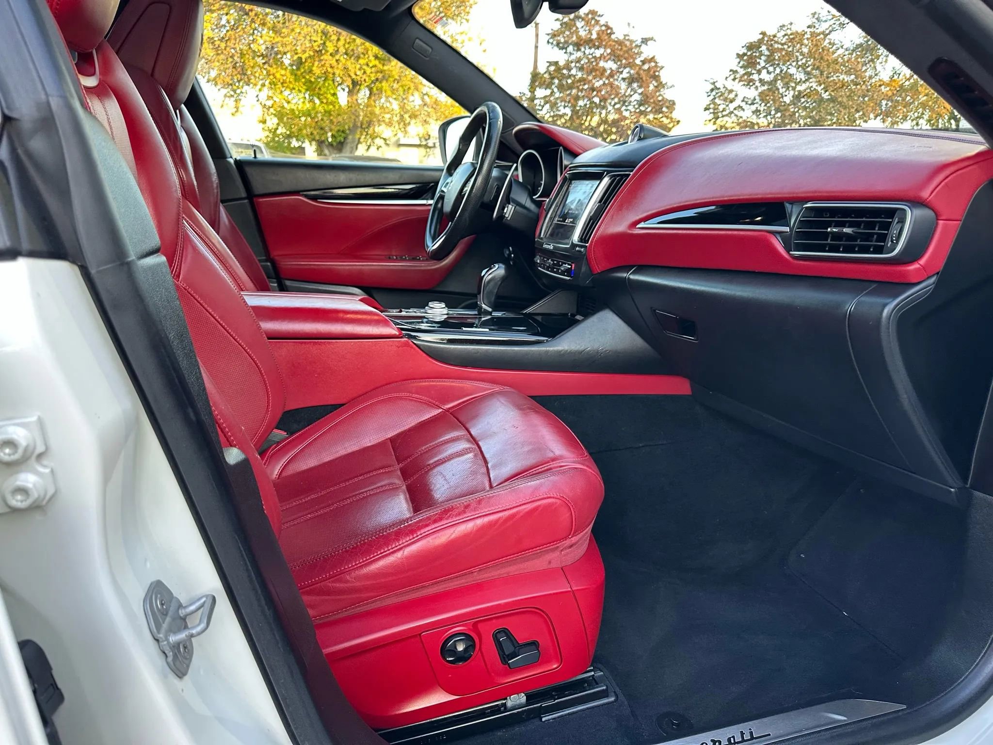 Used 2017 Maserati Levante w/ Sport Package image 22