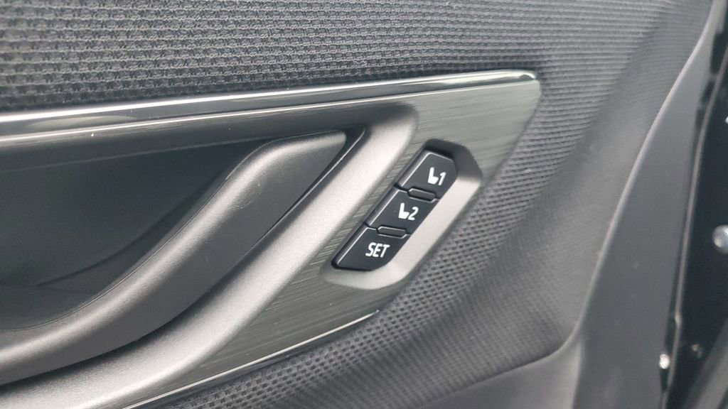 Used 2026 Subaru Outback Limited AWD/4WD image 10