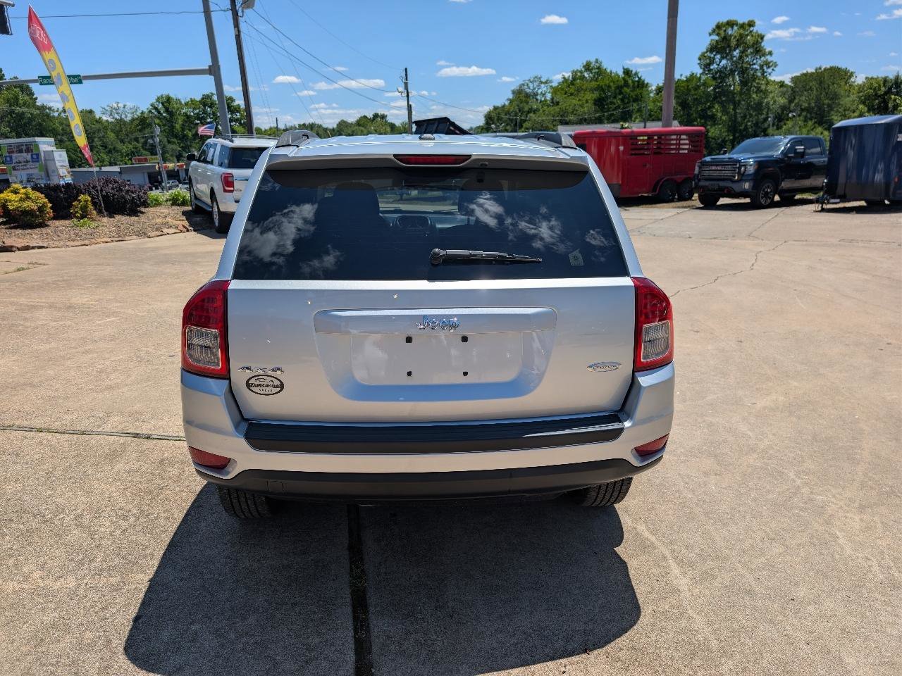 Used 2012 Jeep Compass Latitude AWD/4WD image 6