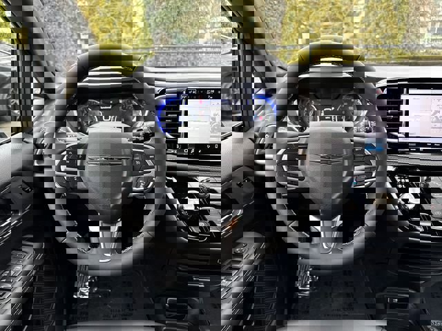 New 2026 Chrysler Pacifica Select AWD/4WD image 11