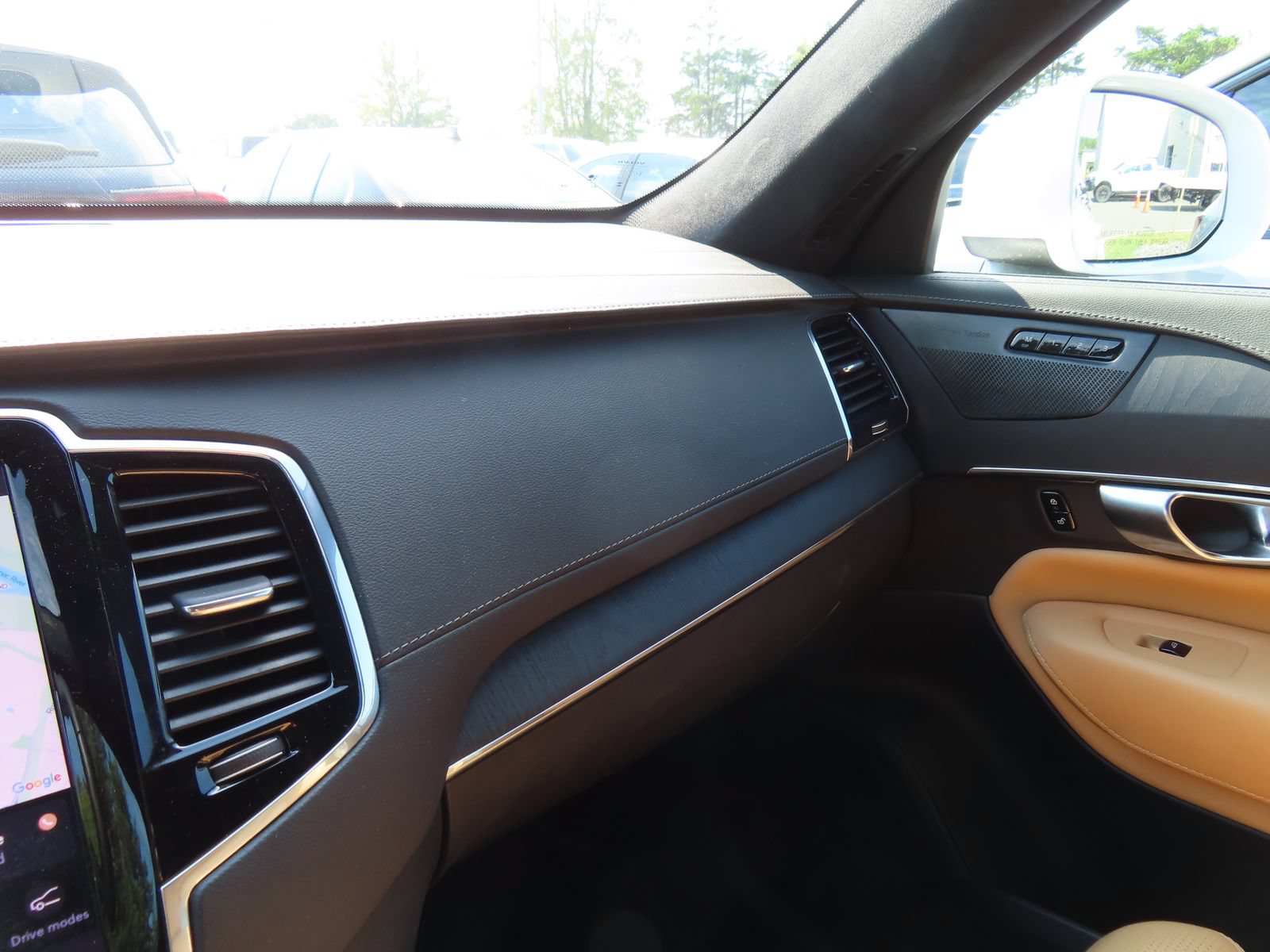 Used 2023 Volvo XC90 B6 Ultimate w/ Lounge Package AWD/4WD image 23