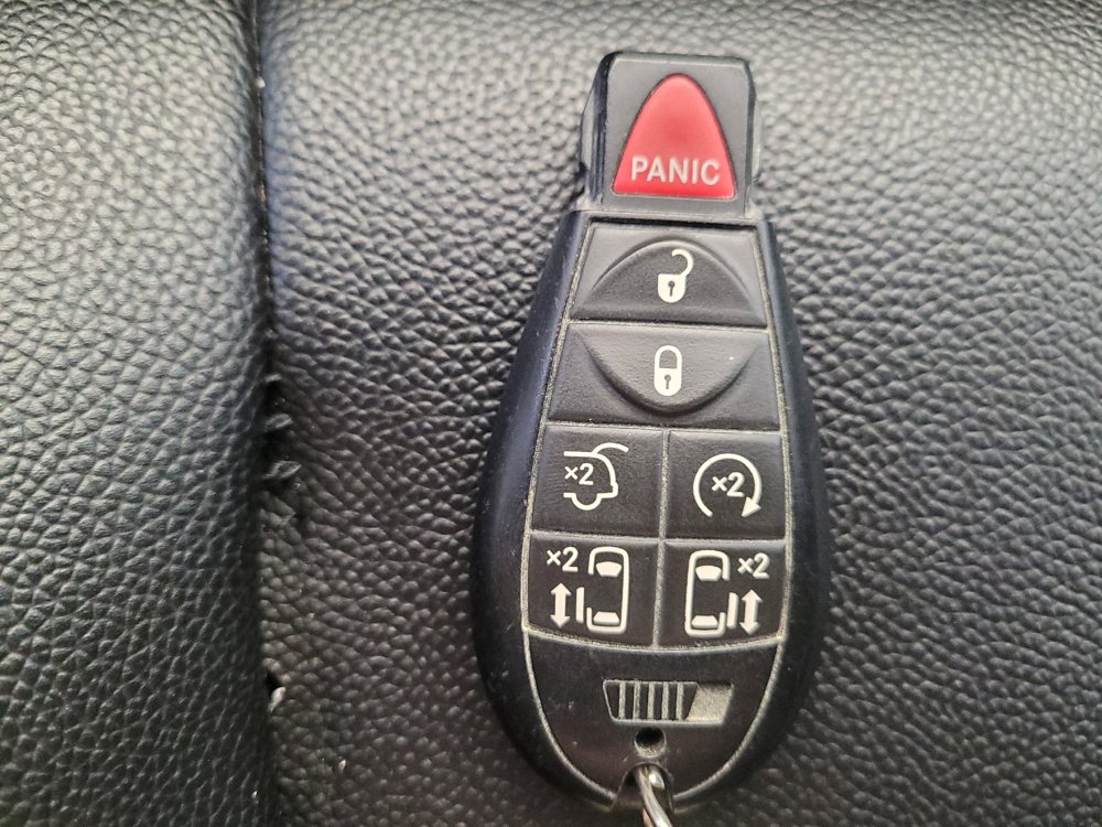 Used 2016 Dodge Grand Caravan R/T w/ Safety Sphere Group FWD image 32