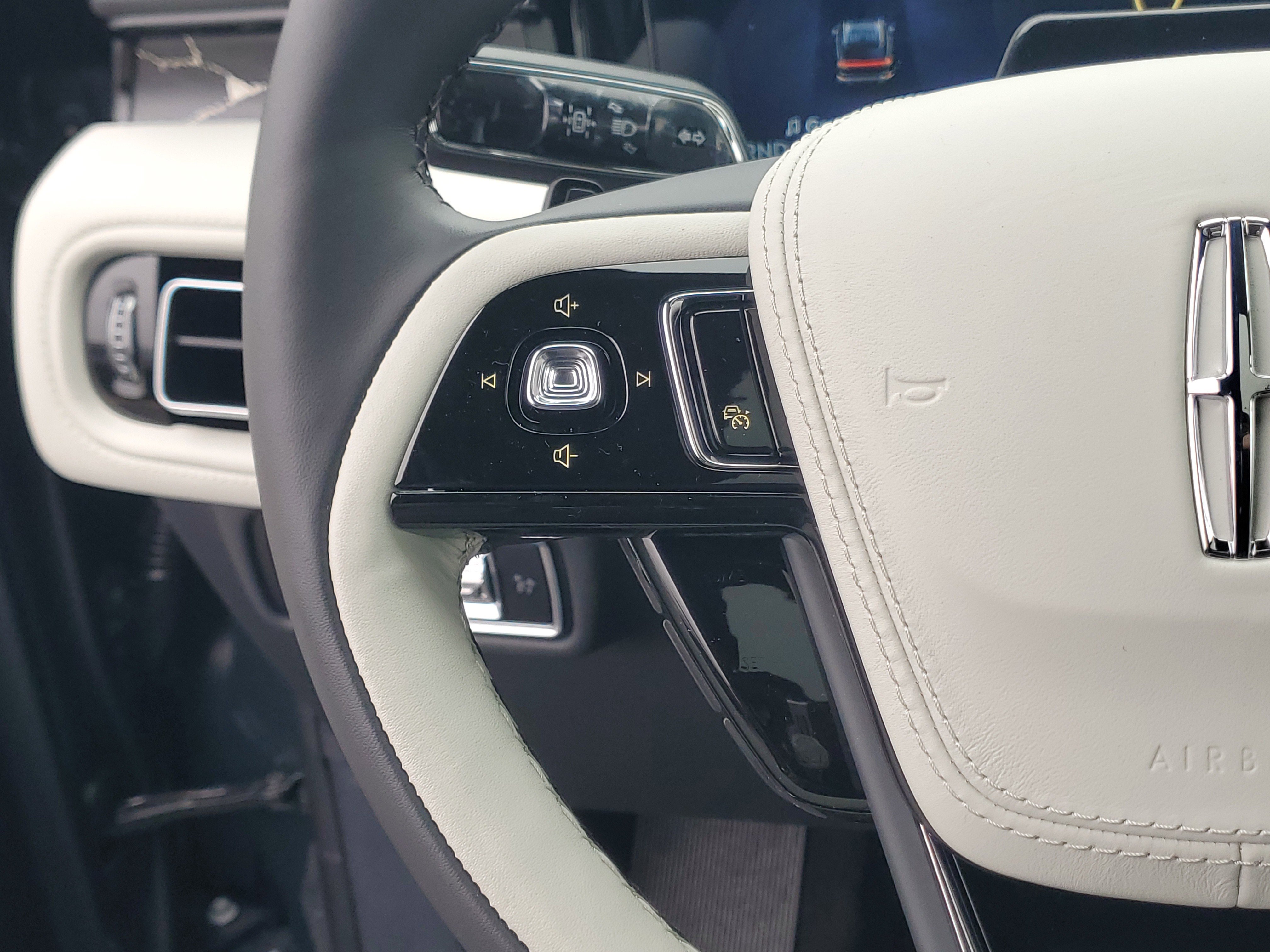 New 2026 Lincoln Aviator Black Label image 16