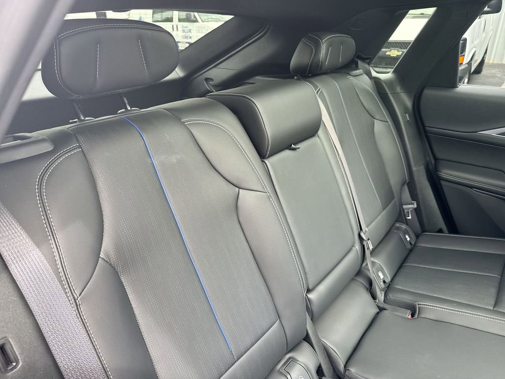 Used 2025 Cadillac Lyriq Sport AWD/4WD image 29