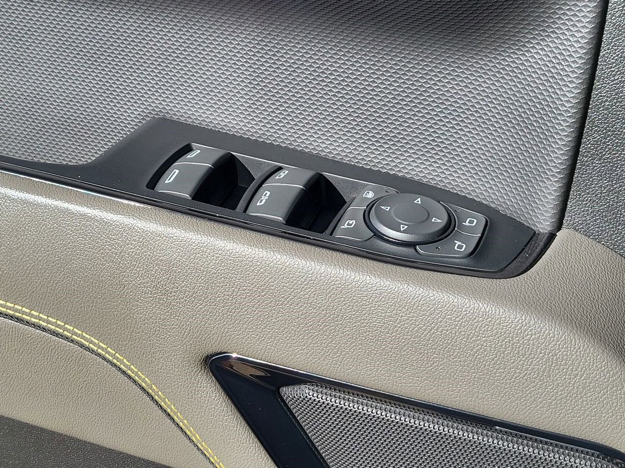 Used 2023 Chevrolet Silverado 1500 ZR2 w/ Technology Package image 25