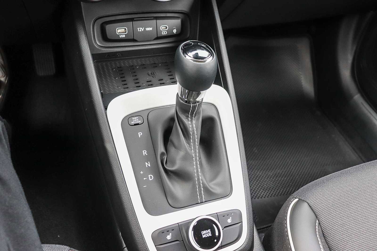 New 2026 Hyundai Venue SEL FWD image 25