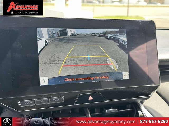 Certified 2023 Toyota Venza XLE AWD/4WD image 33