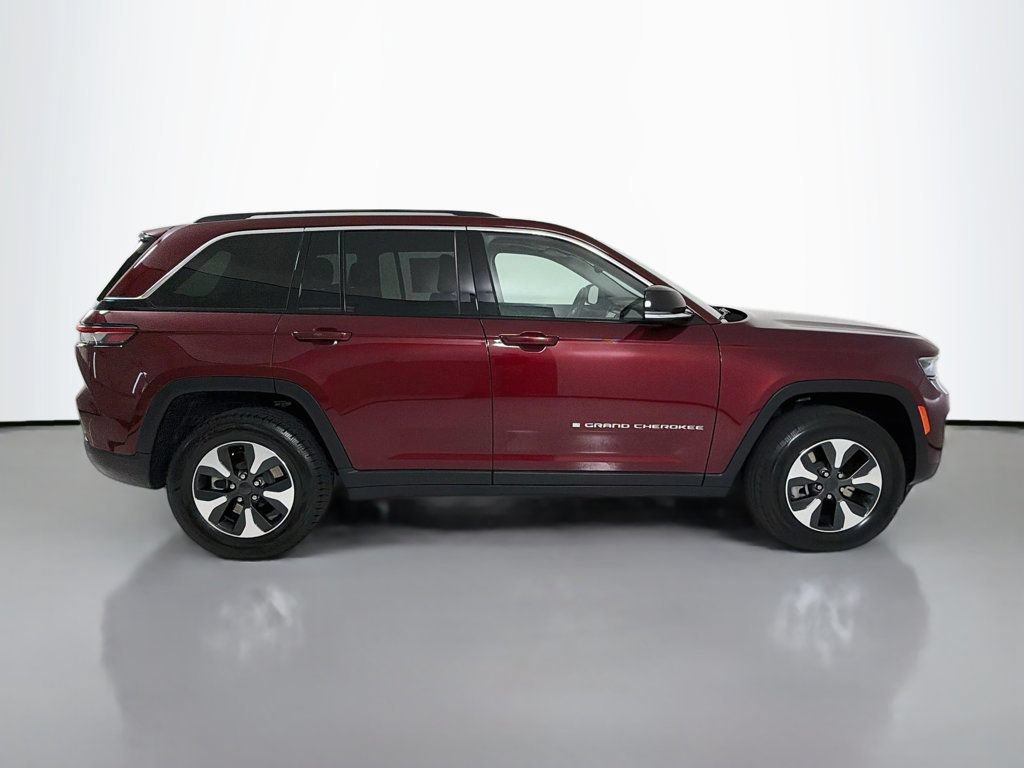 Used 2023 Jeep Grand Cherokee 4WD 4xe image 8