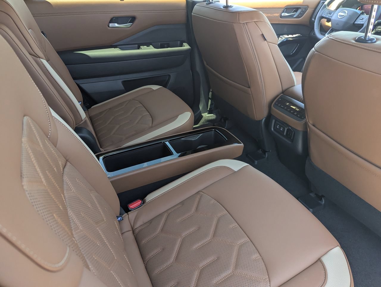 New 2026 Nissan Pathfinder Platinum FWD image 25