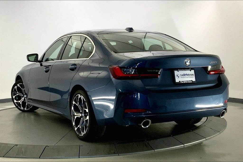 Used 2025 BMW 330i Sedan RWD image 9