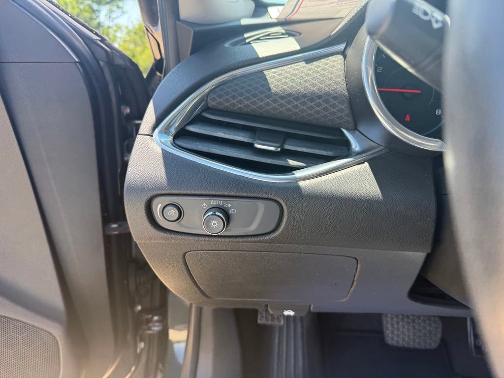 Used 2018 Chevrolet Malibu LT FWD image 35