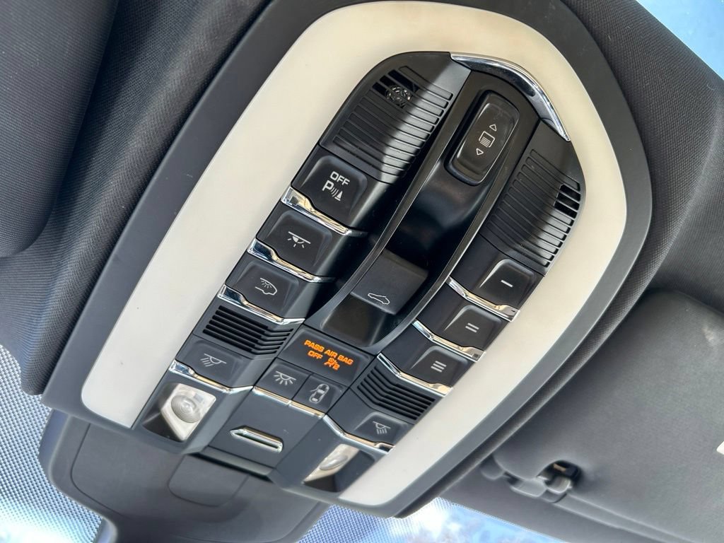 Used 2017 Porsche Cayenne S AWD/4WD image 39