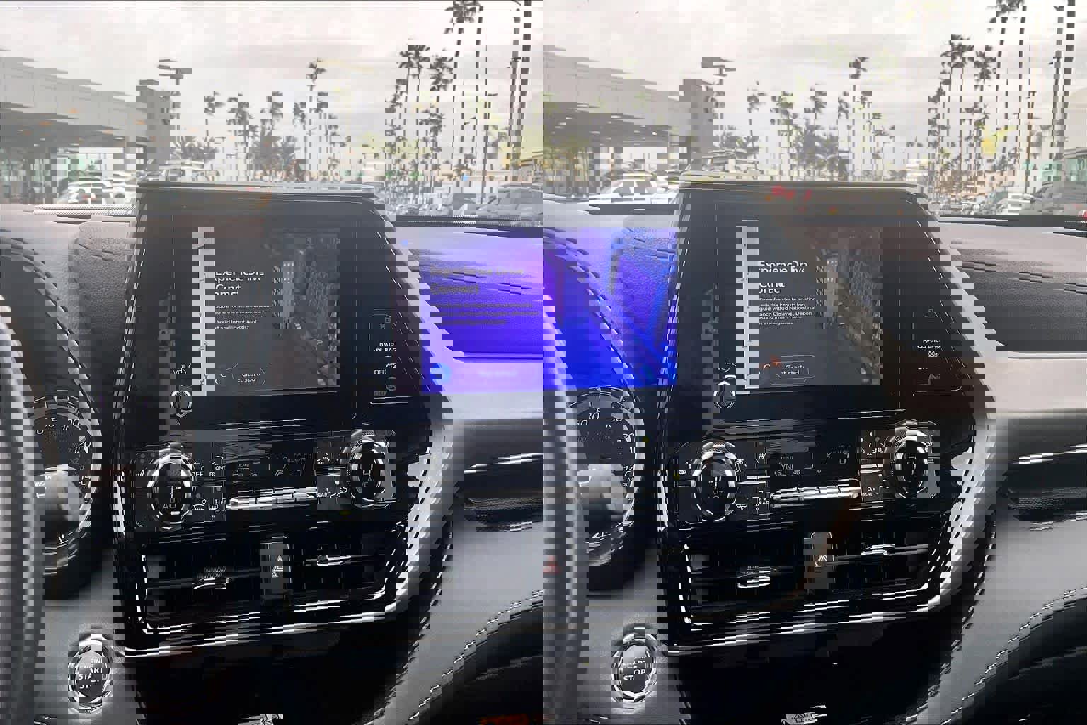 Used 2023 Toyota Highlander XLE image 35