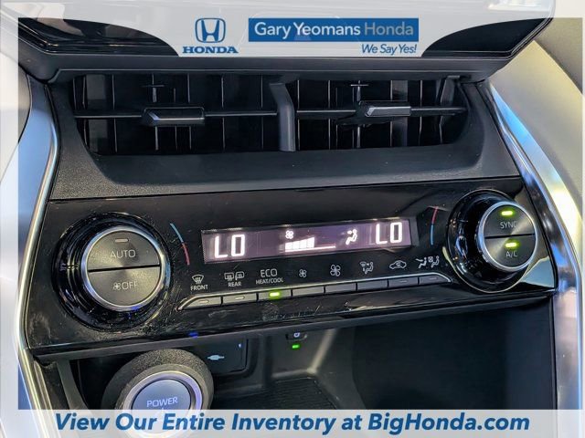 Used 2021 Toyota Venza LE AWD/4WD image 22