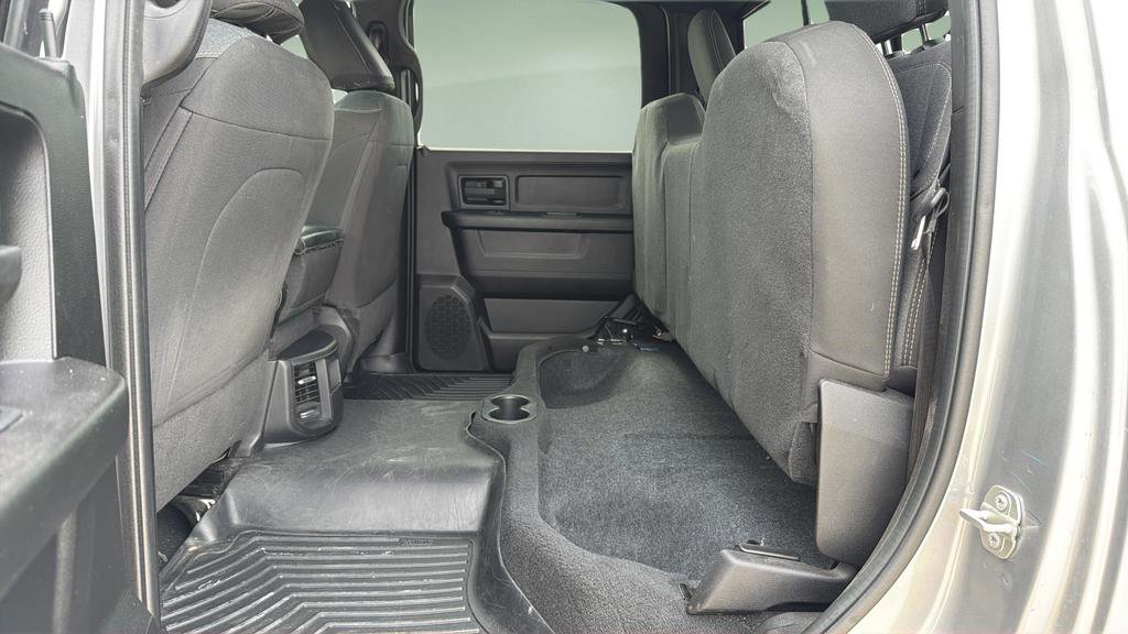 Used 2024 RAM 2500 Tradesman w/ Chrome Appearance Group image 16