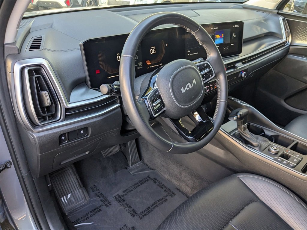 Used 2024 Kia Sorento S image 13
