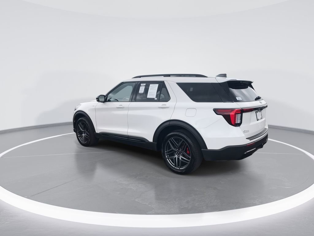 Used 2025 Ford Explorer ST-Line w/ ST-Line Street Pack AWD/4WD image 6