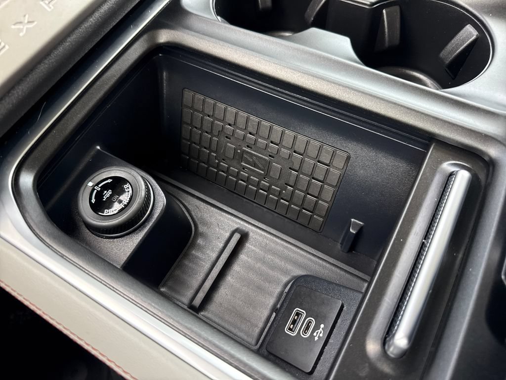 Used 2025 Ford Expedition Active RWD image 27