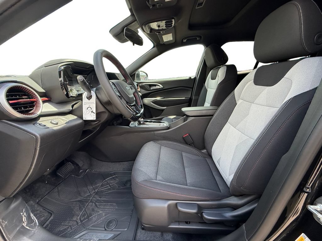 New 2026 Chevrolet Trax RS w/ Sunroof Package FWD image 9
