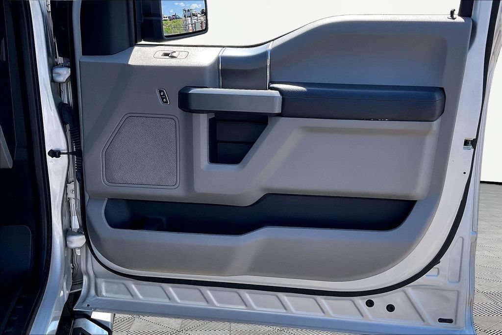 Used 2019 Ford F150 XLT w/ Equipment Group 302A Luxury AWD/4WD image 31