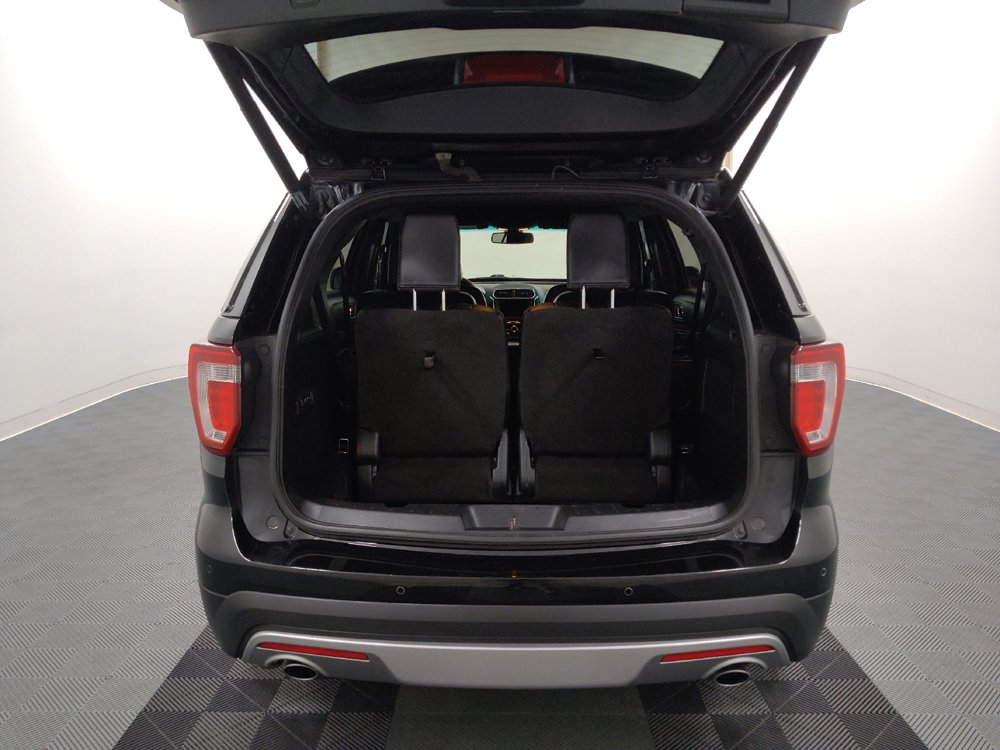 Used 2017 Ford Explorer Limited w/ Equipment Group 301A AWD/4WD image 29
