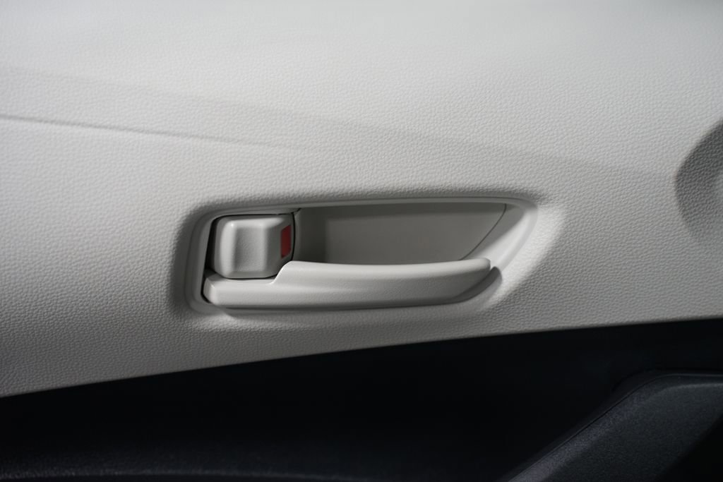 Certified 2025 Toyota Corolla LE image 29