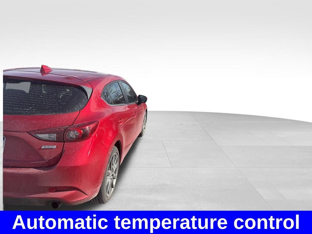 Used 2018 MAZDA MAZDA3 Grand Touring image 7