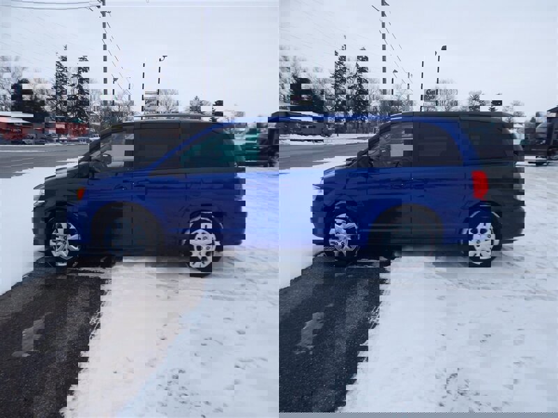 Used 2018 Dodge Grand Caravan SE w/ UConnect Hands-Free Group