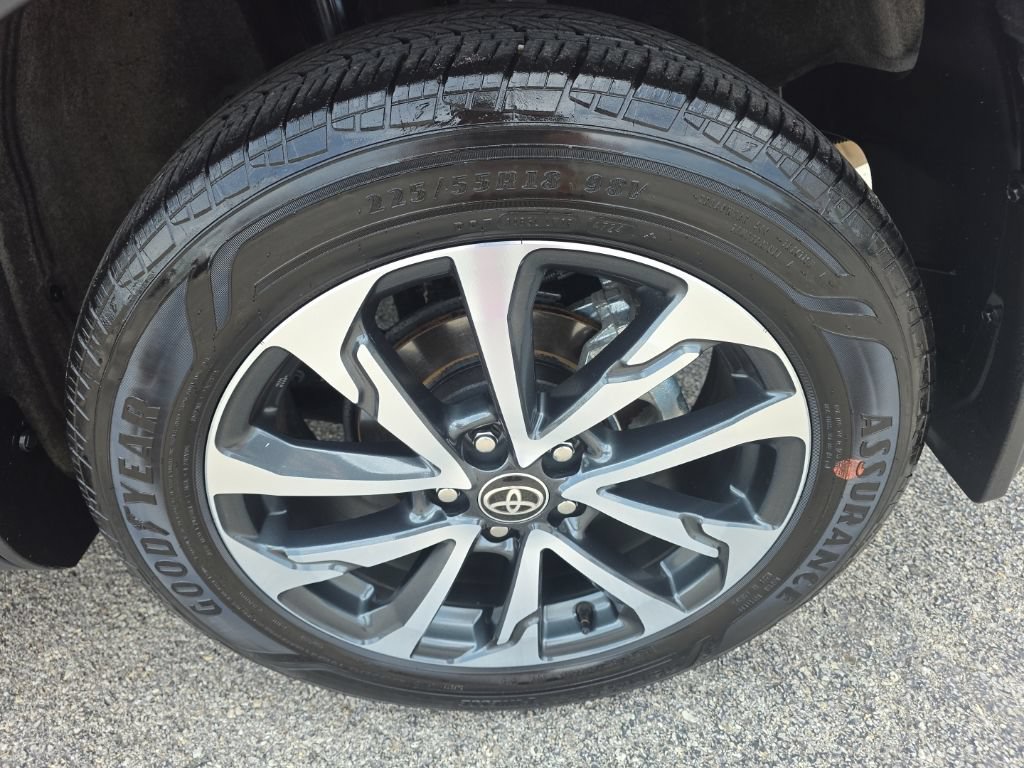 Certified 2025 Toyota Corolla Cross XLE AWD/4WD image 7
