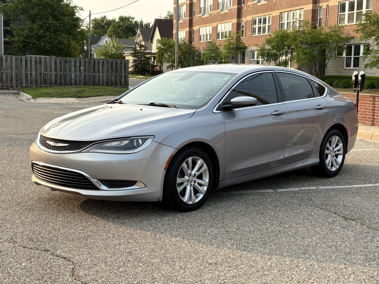 Used 2015 Chrysler 200 Limited w/ Convenience Group FWD image 5