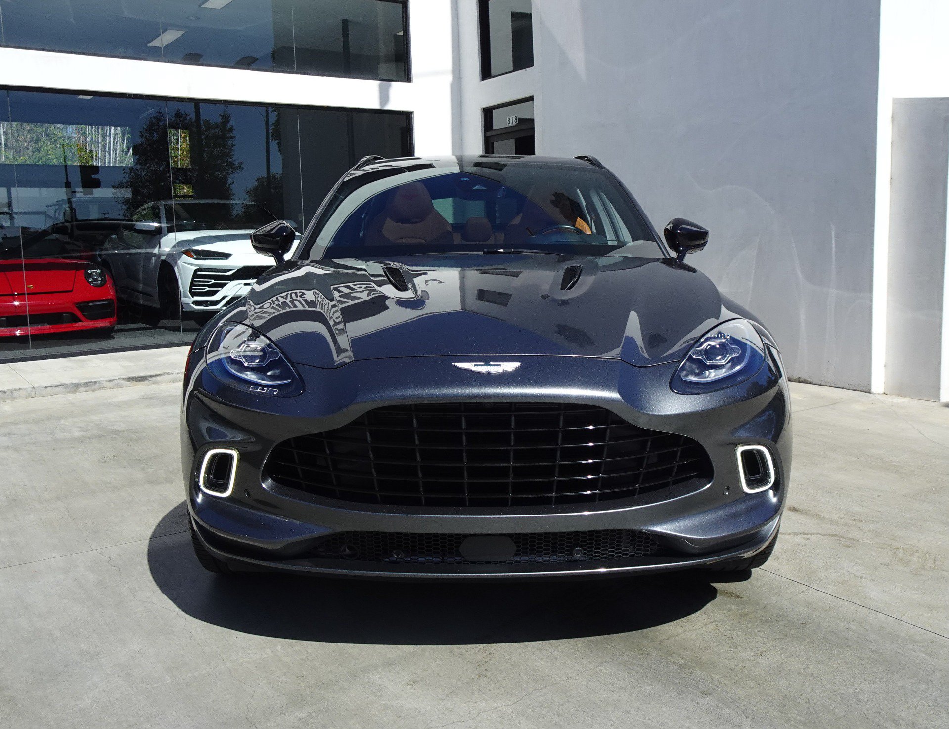 Used 2022 Aston Martin DBX AWD/4WD image 2