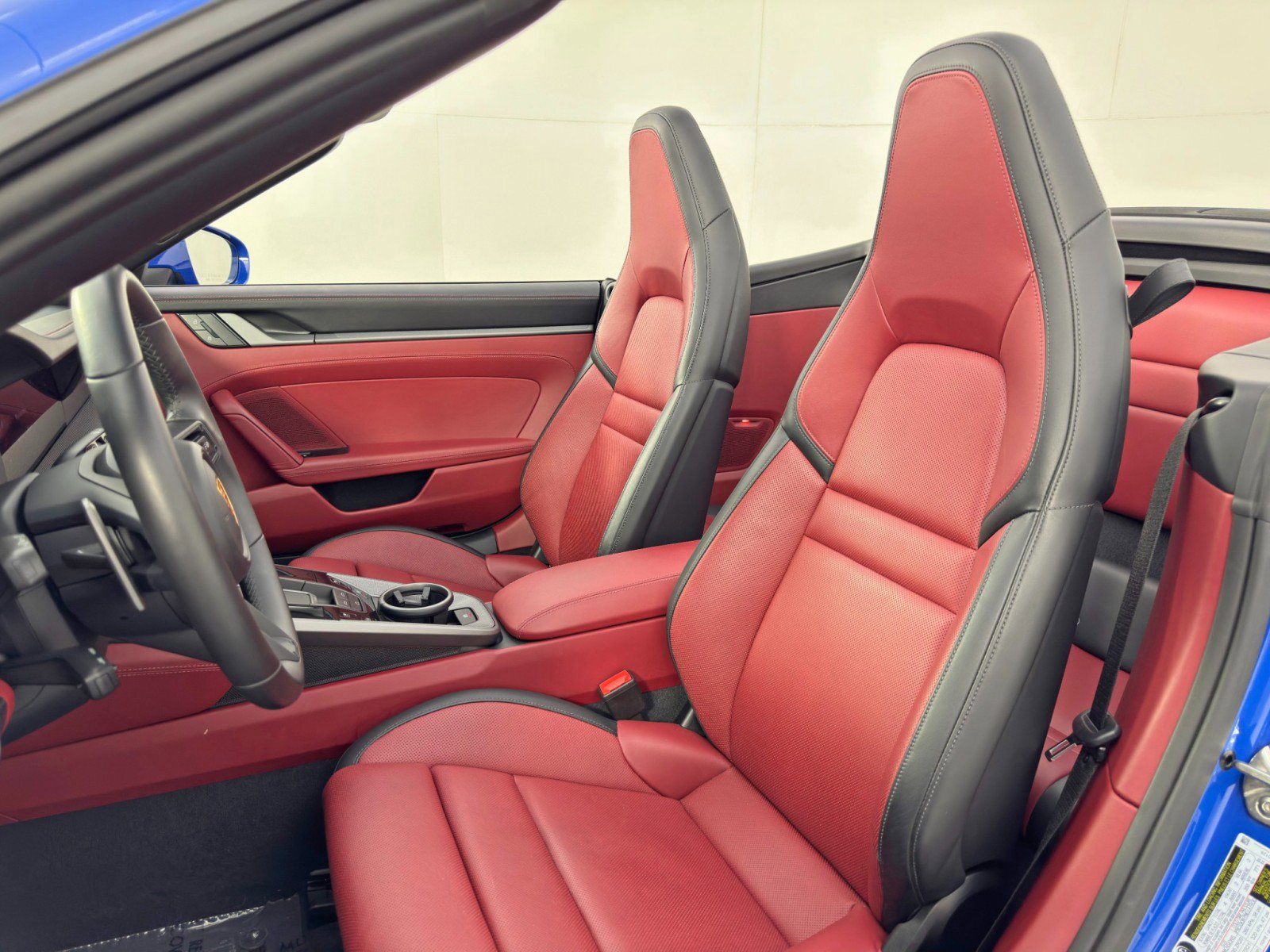 Used 2025 Porsche 911 Carrera RWD image 40