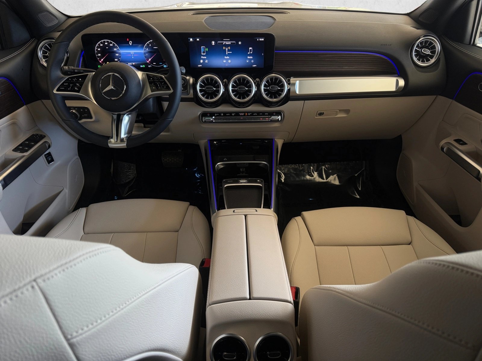 New 2026 Mercedes-Benz GLB 250 4MATIC image 16