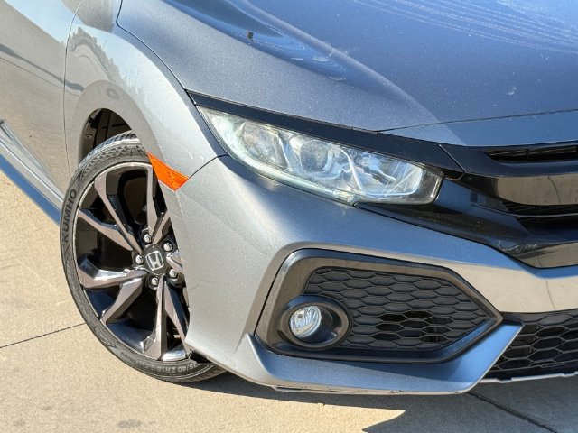Used 2018 Honda Civic Sport image 2