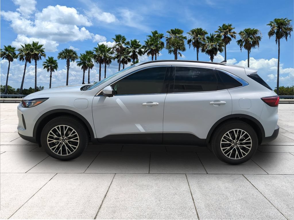 Used 2026 Ford Escape SE w/ PHEV Premium Package FWD image 6