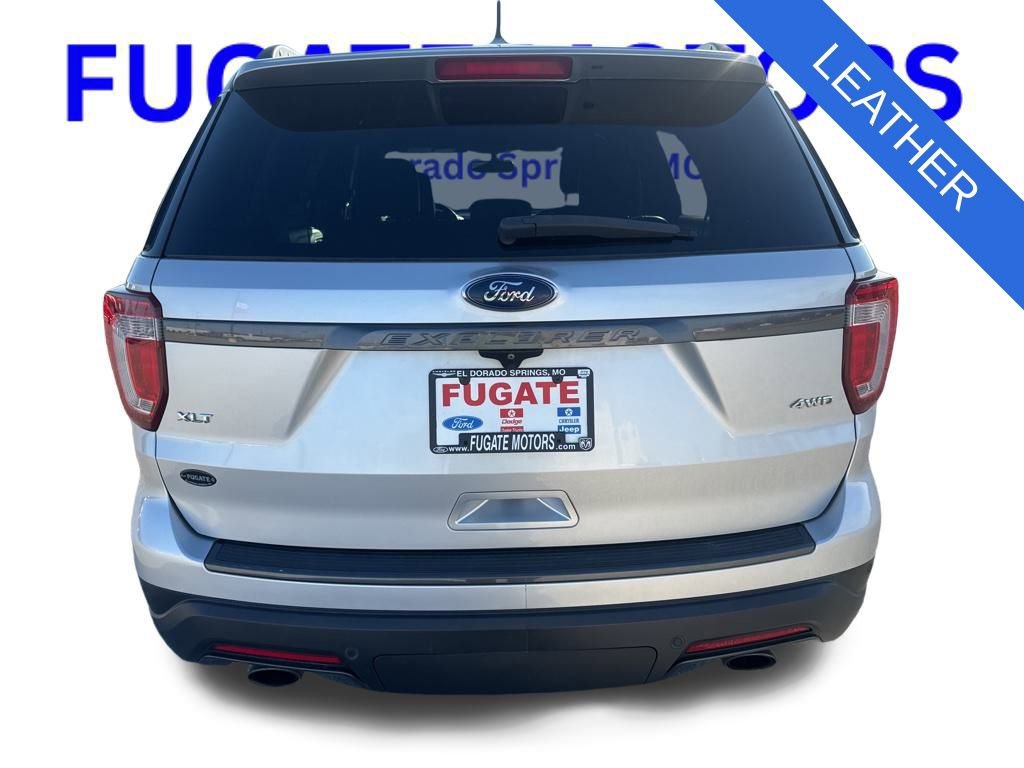 Used 2018 Ford Explorer XLT w/ Equipment Group 202A image 5