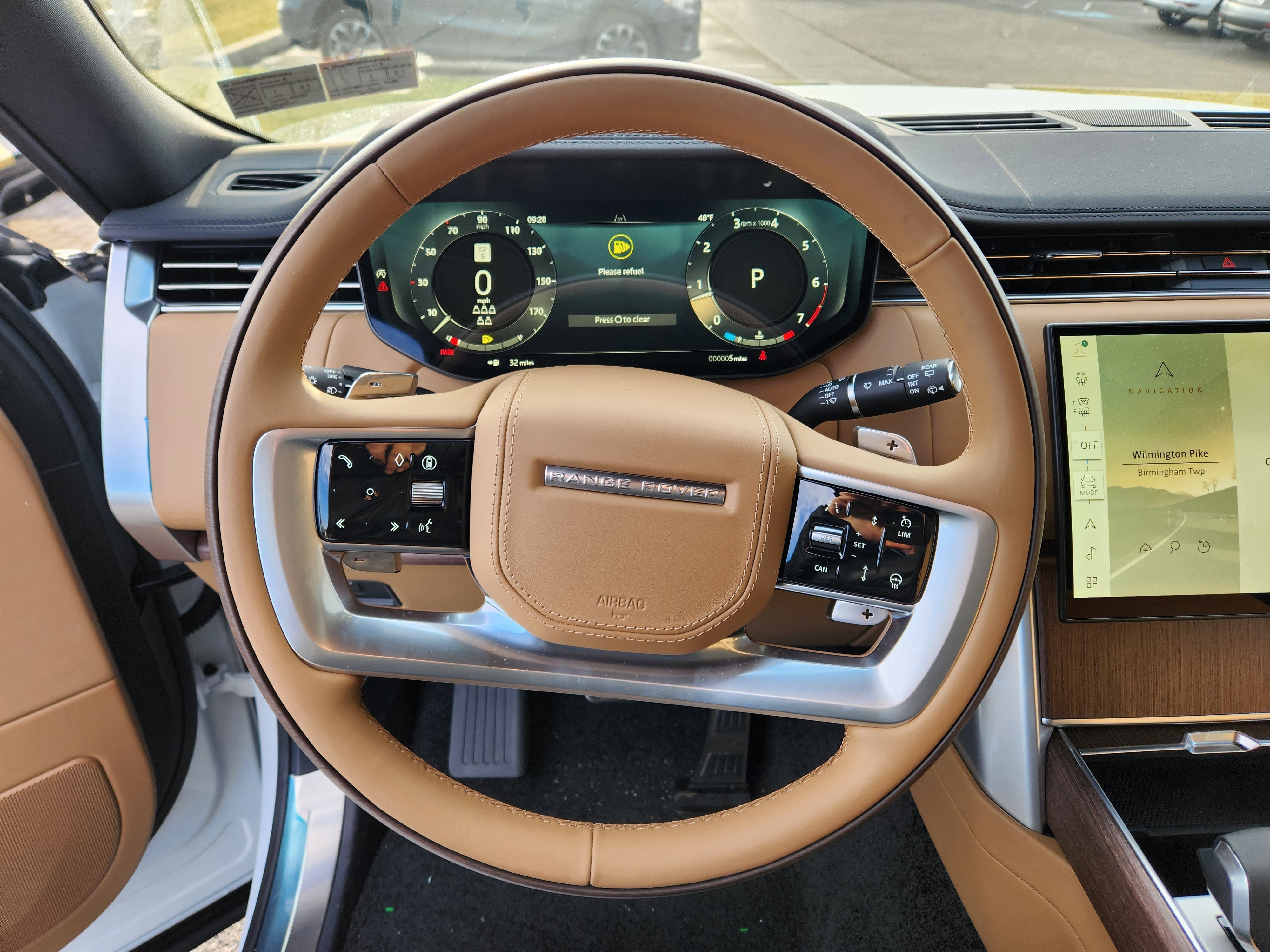 New 2026 Land Rover Range Rover Long Wheelbase SE image 15