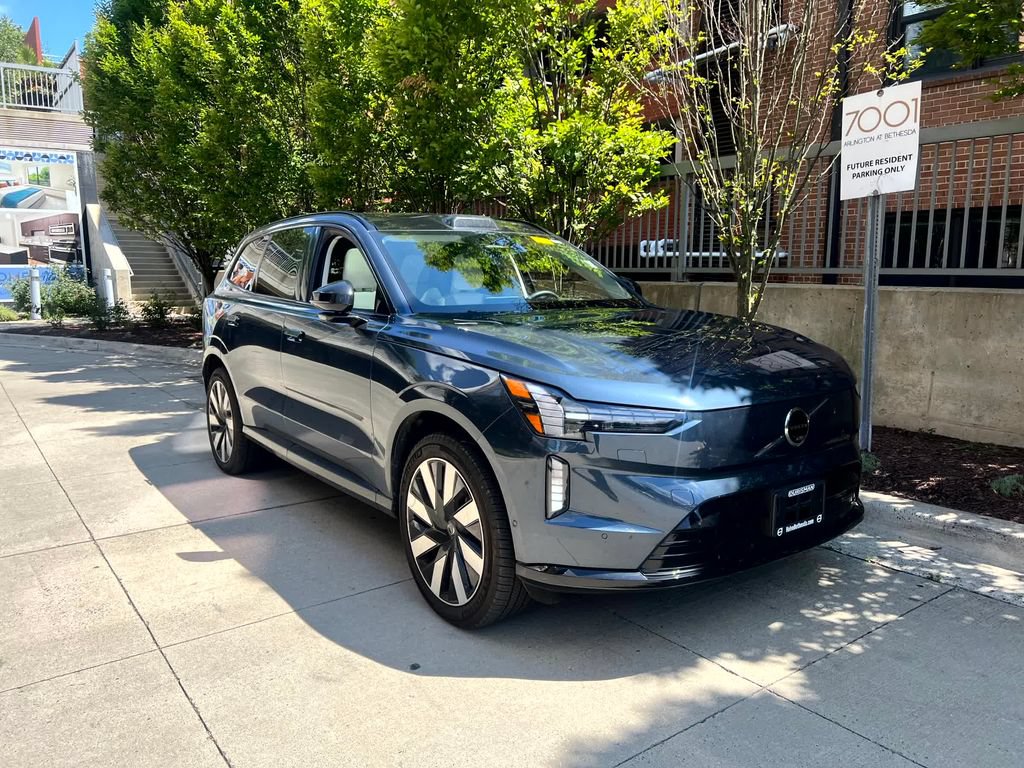 Used 2025 Volvo EX90 Plus AWD/4WD image 2