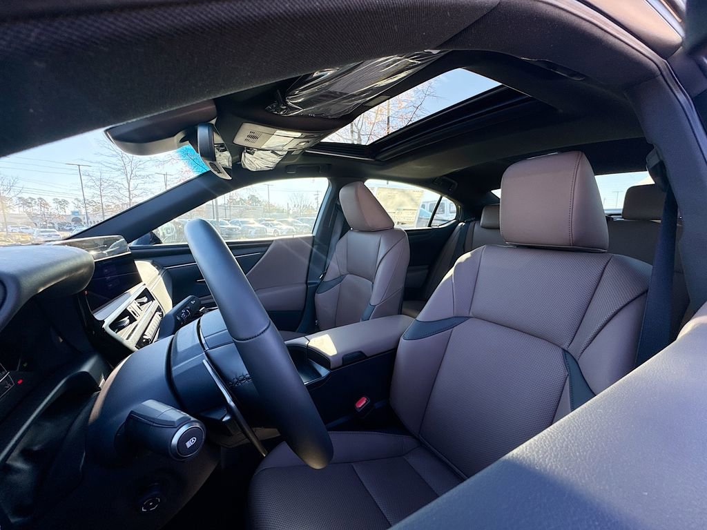 New 2025 Lexus ES 350 w/ Premium Package image 10