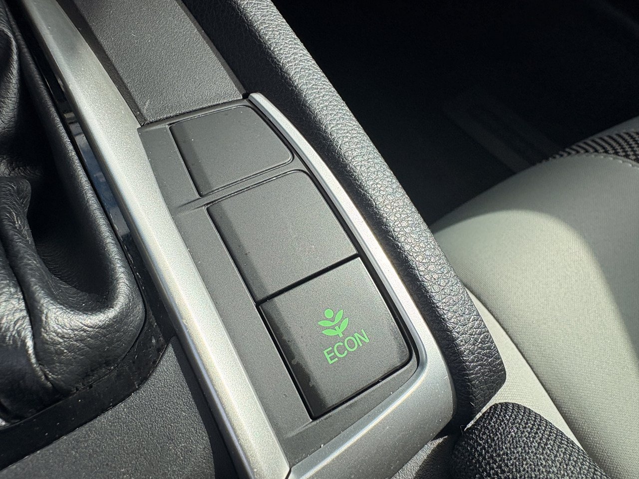 Certified 2021 Honda Civic LX image 32
