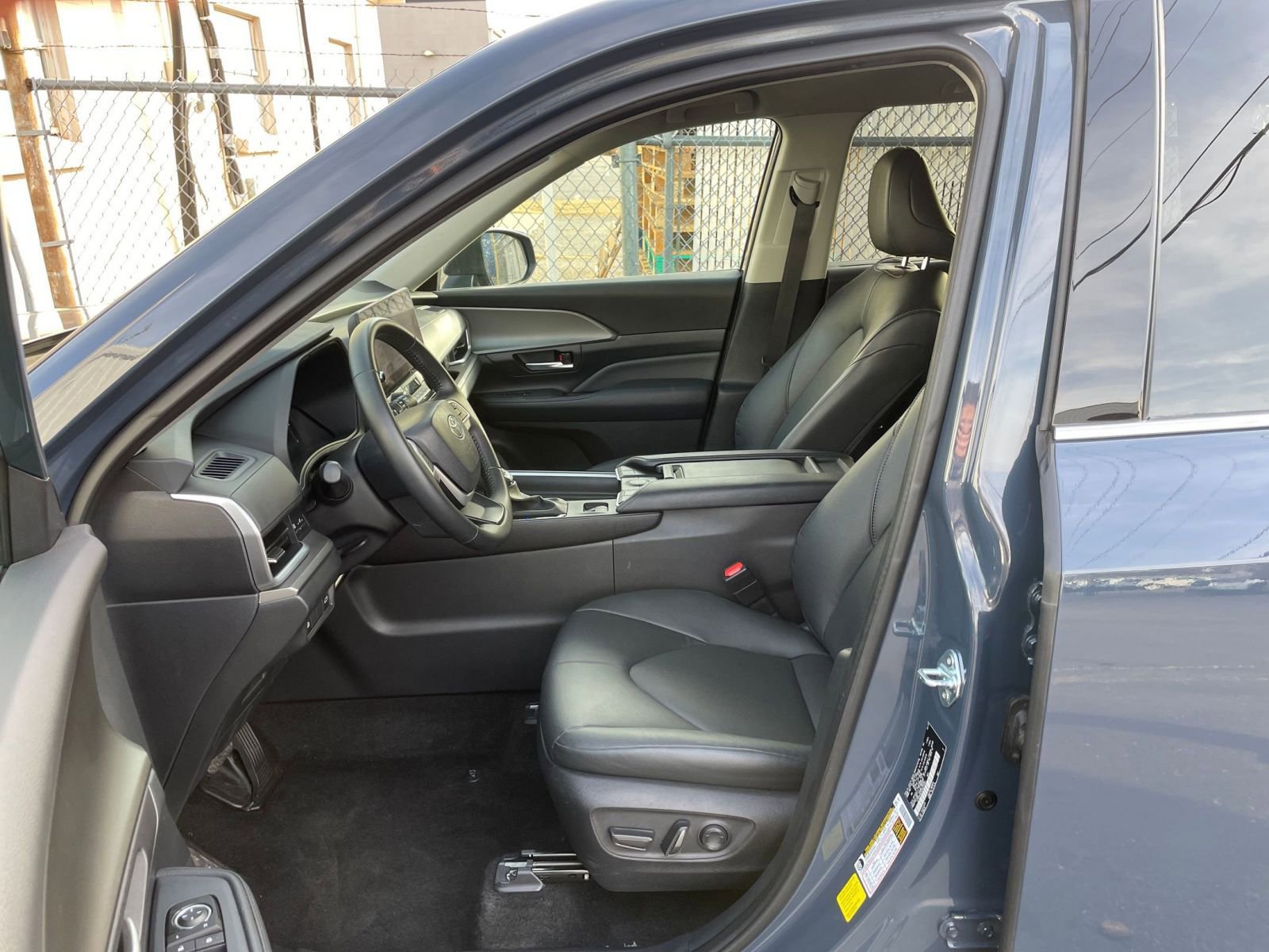 Used 2025 Toyota Grand Highlander FWD image 27