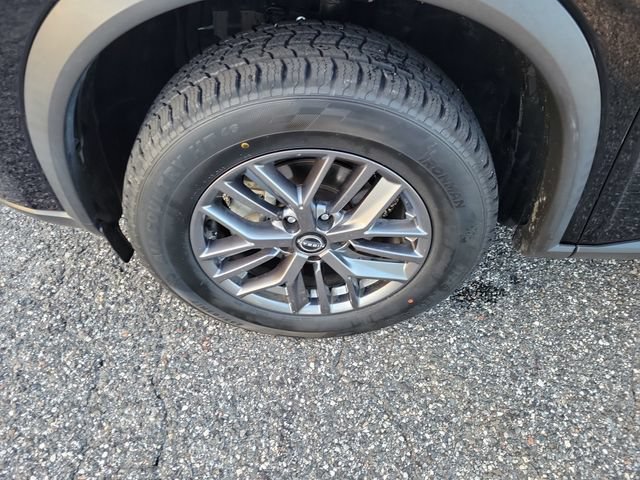 Used 2024 Nissan Rogue S AWD/4WD image 5