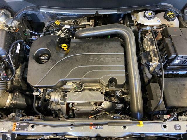 Used 2024 GMC Terrain SLE image 25