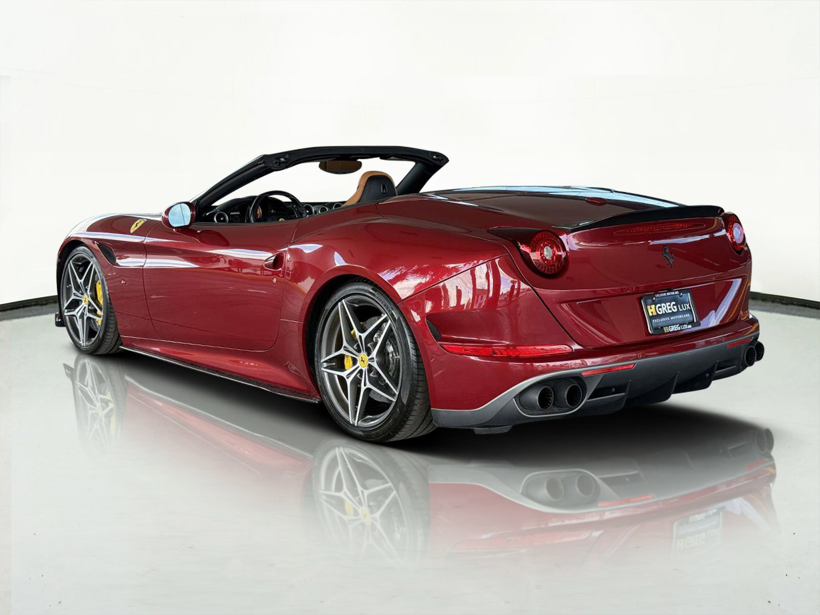 Used 2017 Ferrari California T image 14