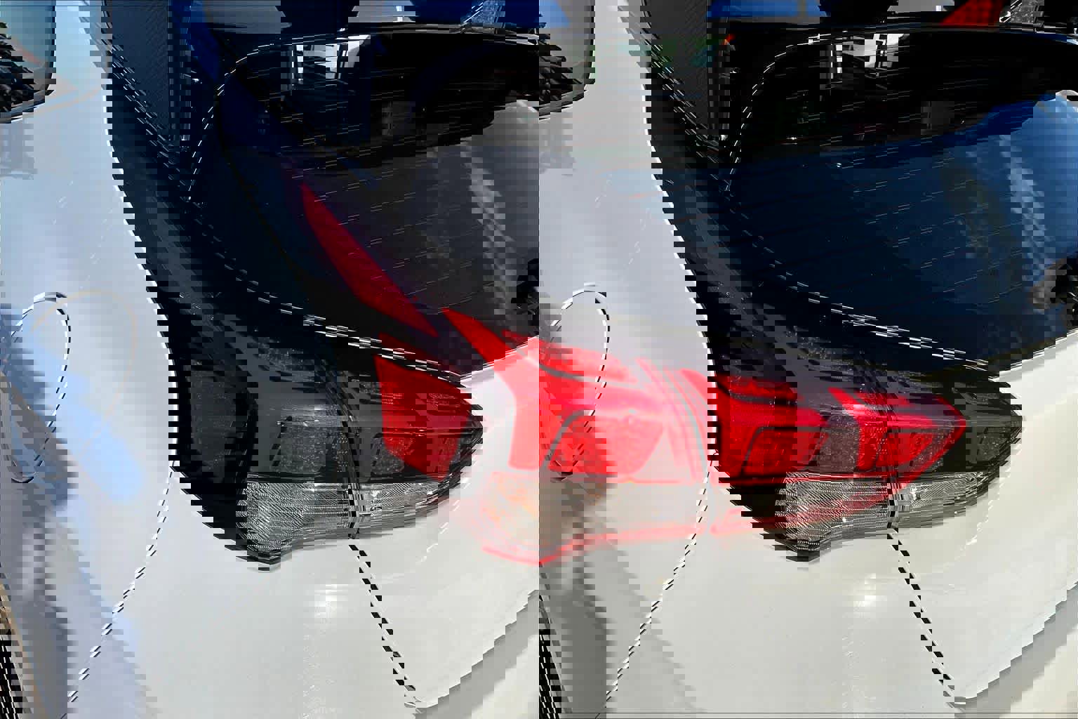 Used 2021 Hyundai Veloster N image 27