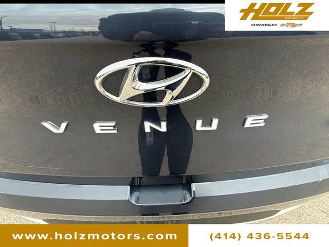 Used 2025 Hyundai Venue Limited image 31