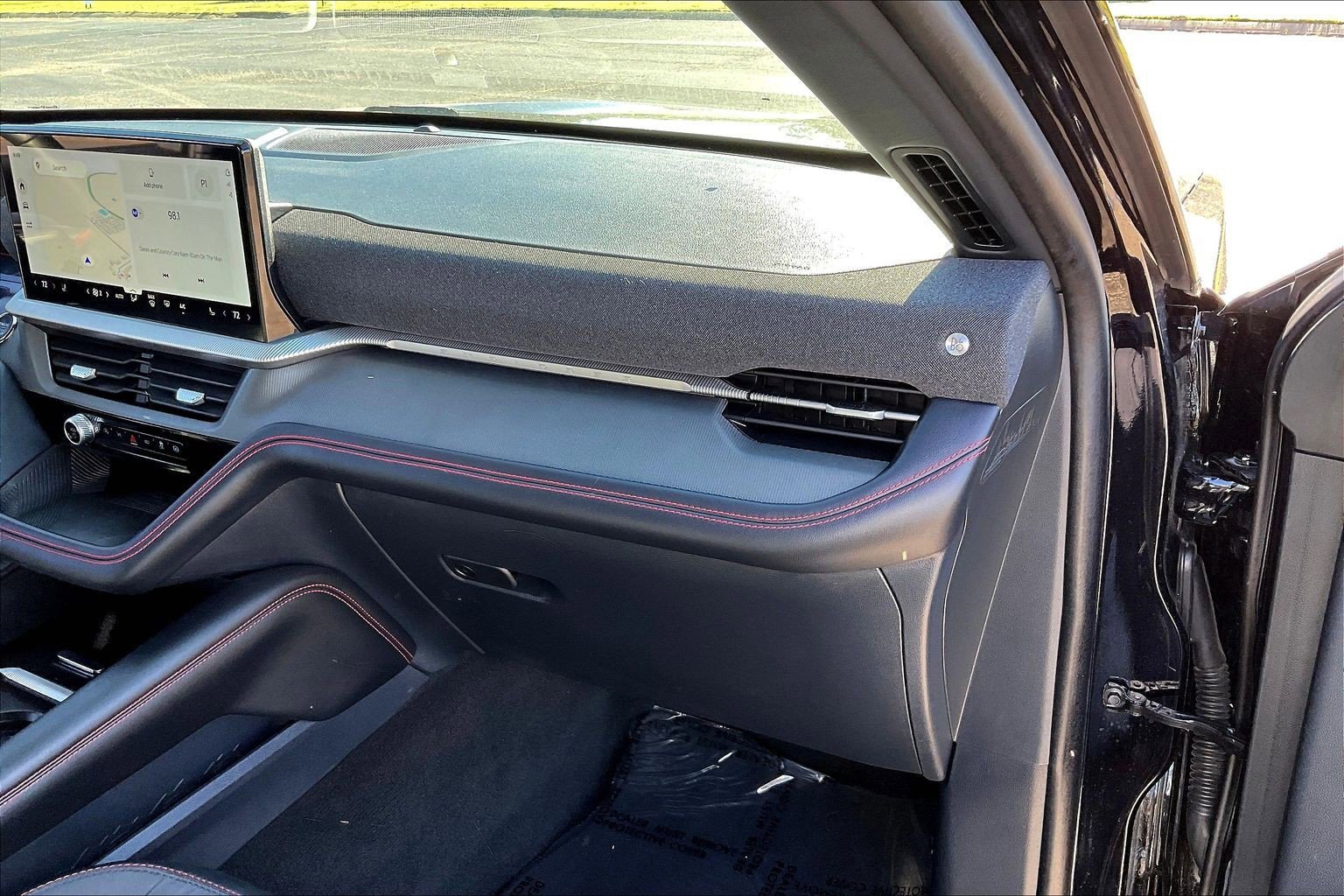 Certified 2025 Ford Explorer ST-Line w/ ST-Line Street Pack image 15