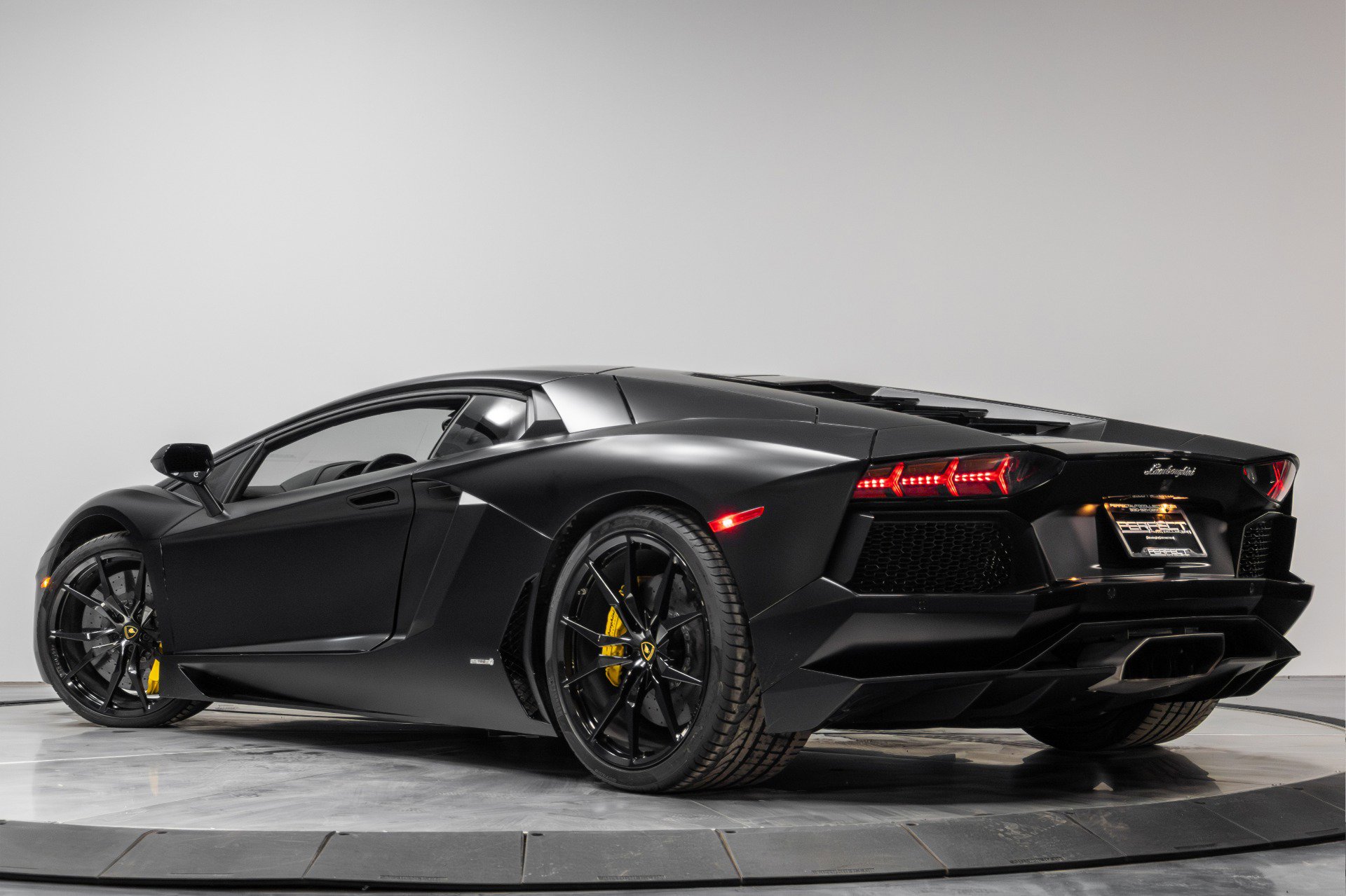 Used 2014 Lamborghini Aventador LP 700-4 image 44