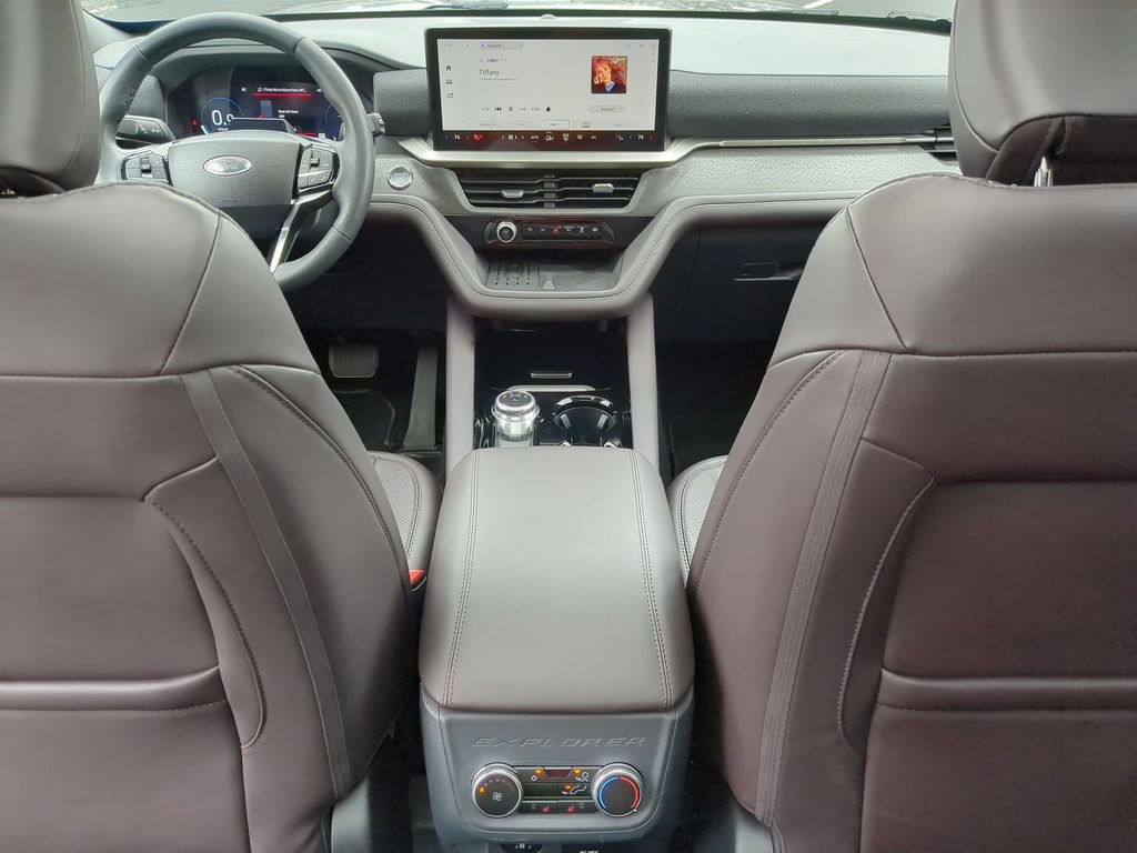 Used 2025 Ford Explorer Platinum w/ LUX Leather Package image 26
