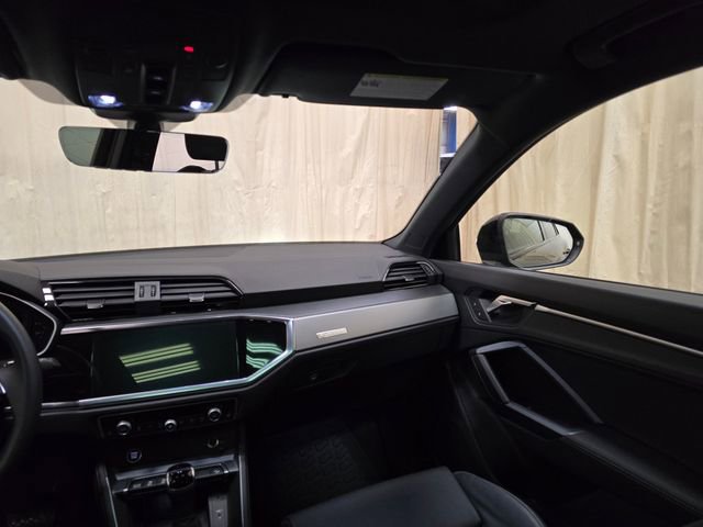 Certified 2025 Audi Q3 2.0T Premium w/ Convenience Package image 32